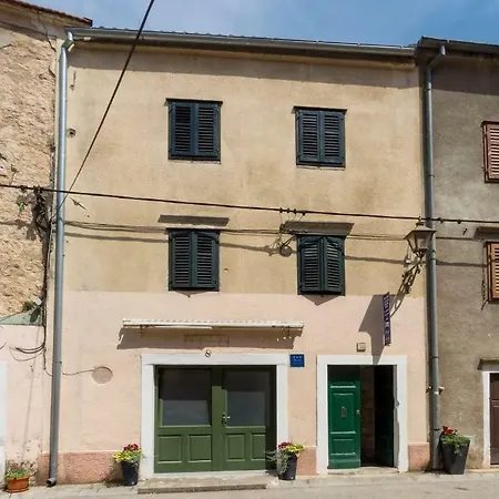 Nino Apartment